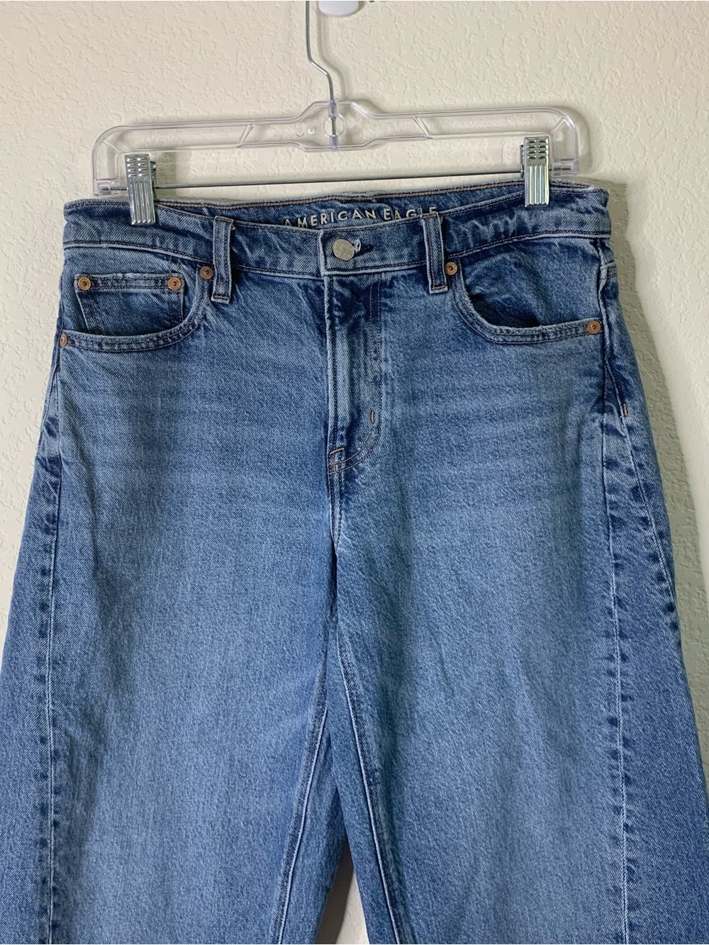 American Eagle women’s blue cotton barrel jeans 4 reg - Picture 3 of 9